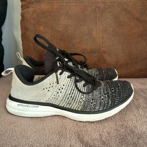 APL Women’s TechLoom Pro Lace-Up Sneakers Black/White Knit Propelium Size‎ 6.5